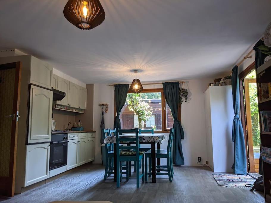 Sfeervol Chaletje In Een Rustige Bosrijke Omgeving Diessen エクステリア 写真